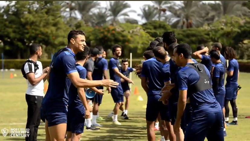 صورة بـ ممر شرفي .. لاعبو الزمالك يحتفلون بـ عيد ميلاد بن شرقي