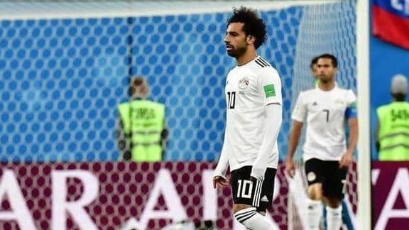 صورة بعد انضمامه للمنتخب.. شارة القيادة رايح- جاي بين محمد صلاح وأحمد فتحي