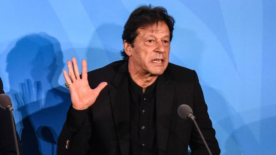 باكستان تترقب.. البرلمان يصوت على عزل عمران خان اليوم